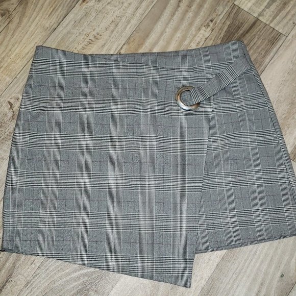 Forever 21 Grey/White Plaid/Tartan Mini Skirt